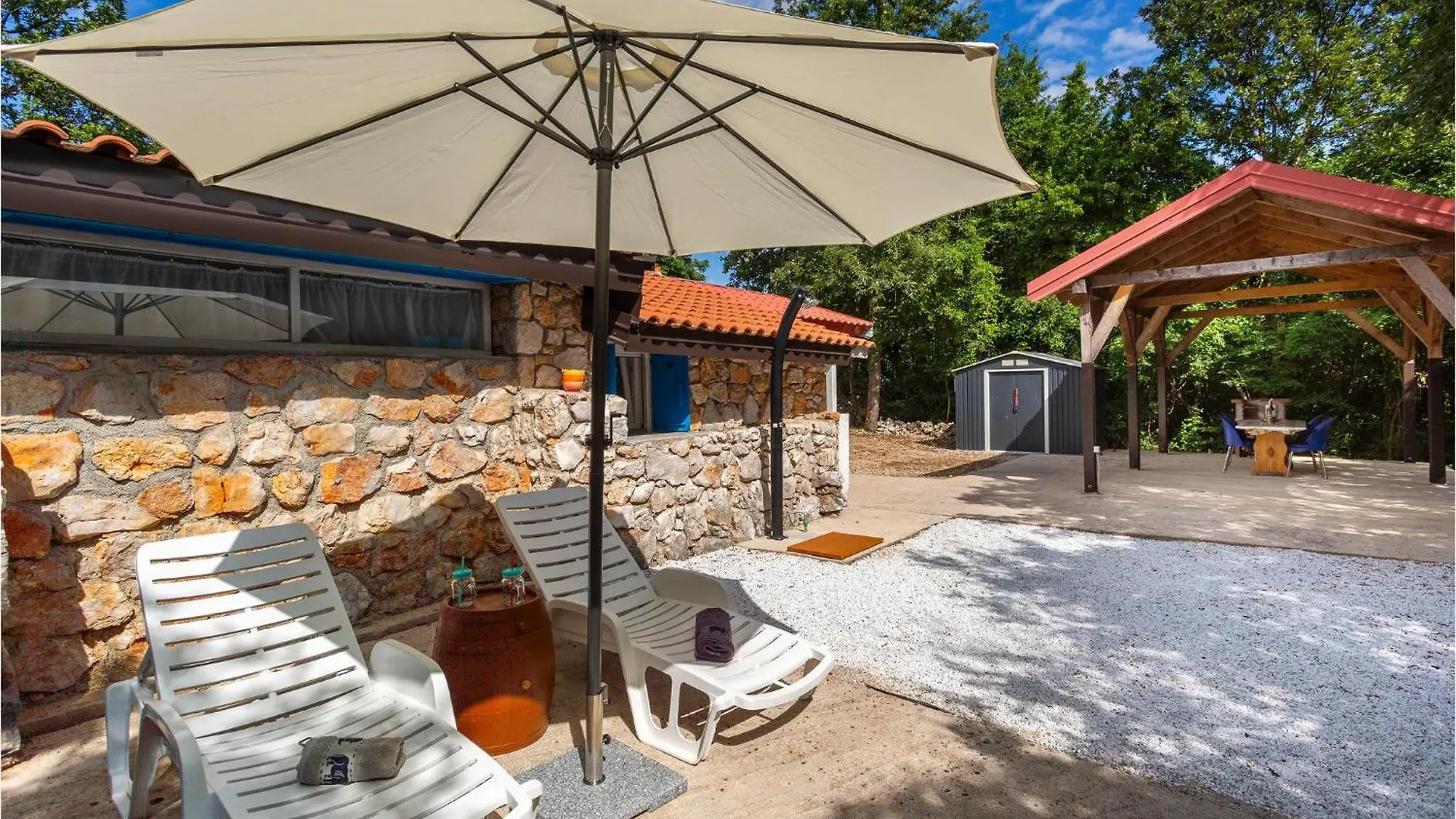 Awesome Home In Risika With Kitchen Casa de Férias